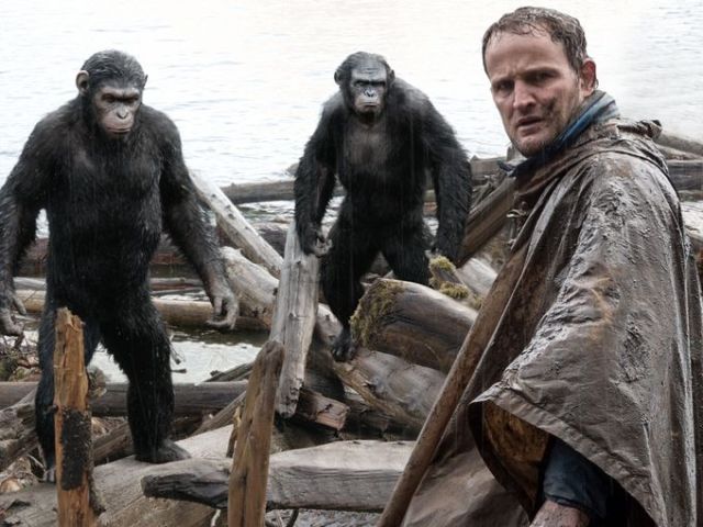 Dawn-of-the-Planet-of-the-Apes-2014-Movie-Picture-10  