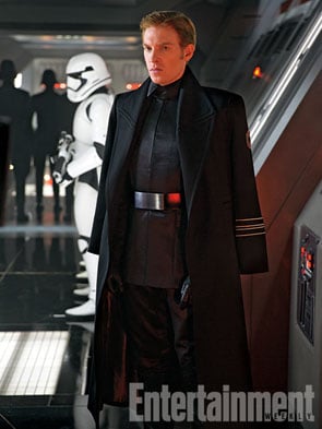 Star-Wars-The-Force-Awakens-2015-Movie-Picture-07  