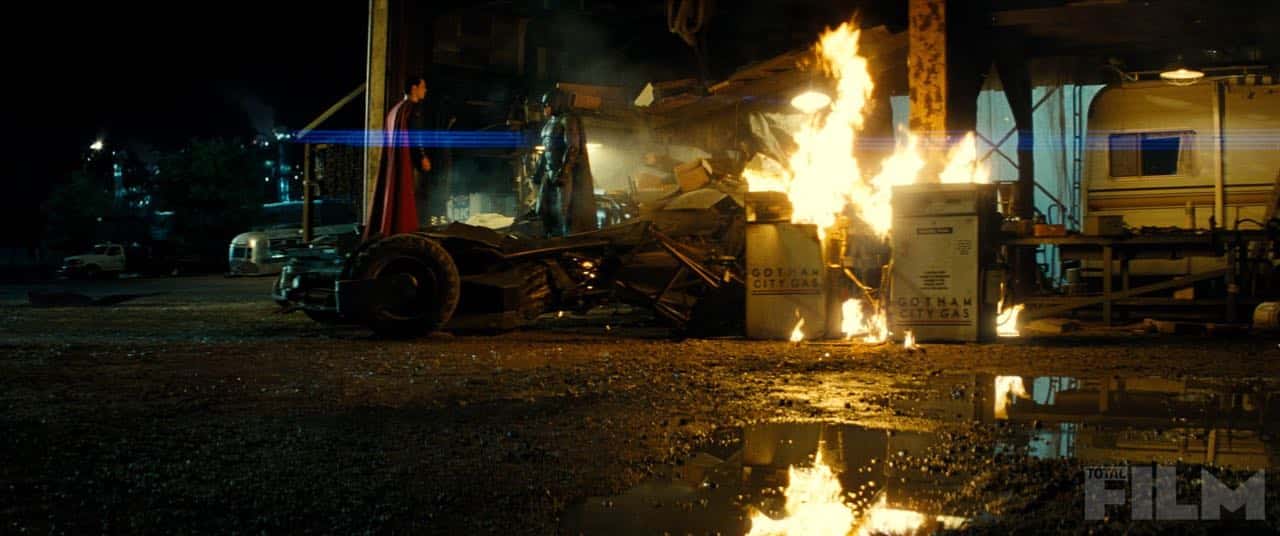 Batman-v-Superman-Dawn-of-Justice-2016-Movie-Picture-31  