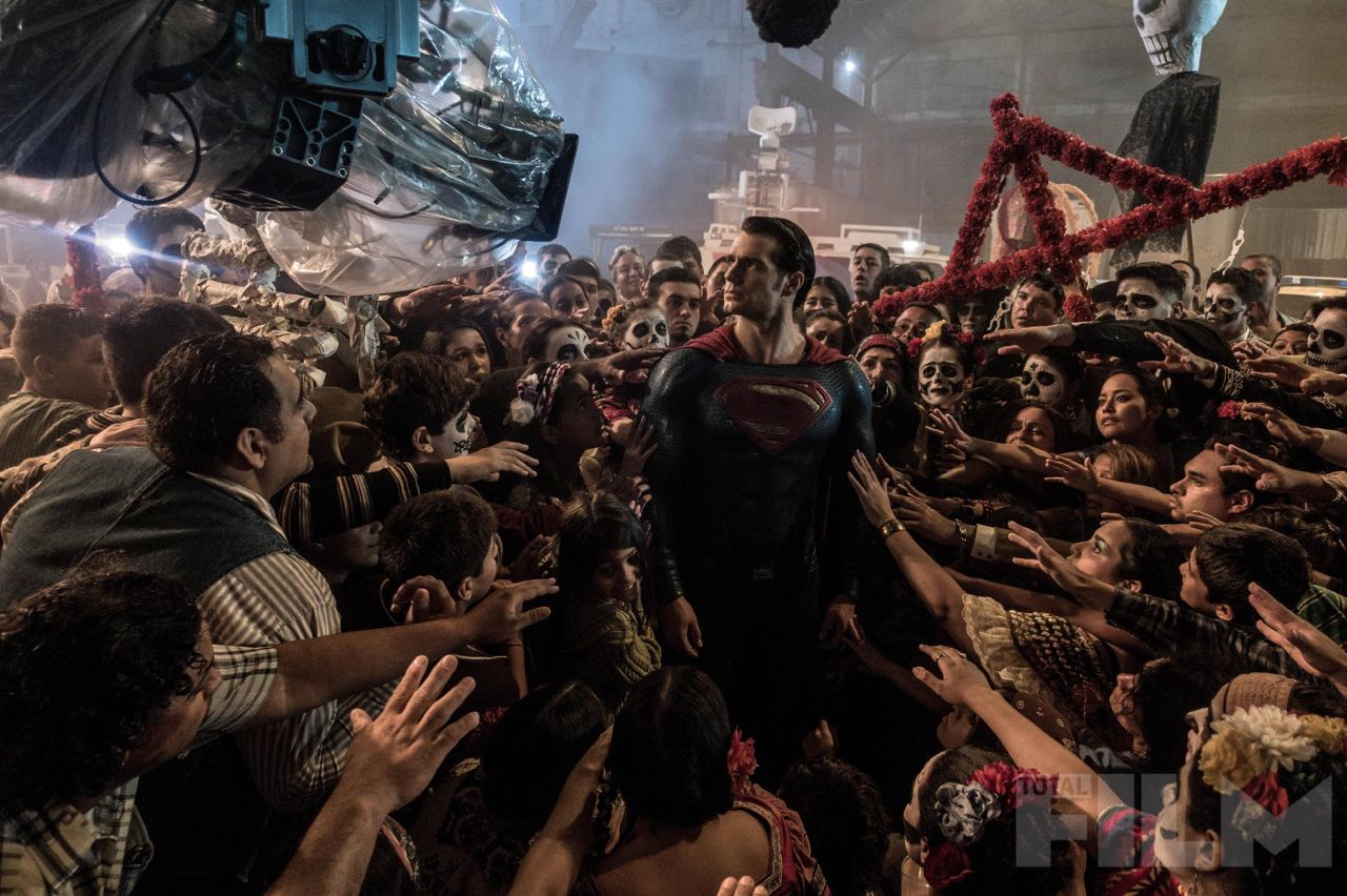 Batman-v-Superman-Dawn-of-Justice-2016-Movie-Picture-33  