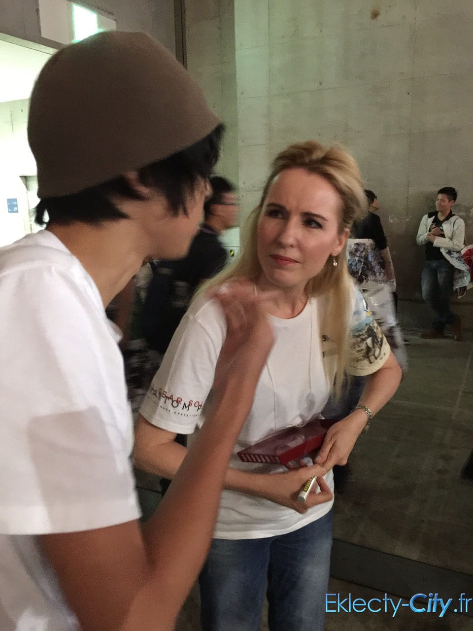 Donna-Burke-At-the-Tokyo-Game-show-2015  