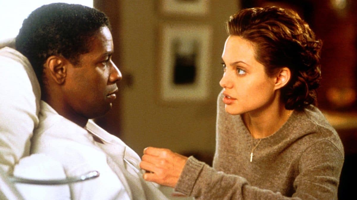 the-bone-collector-movie-picture-01  