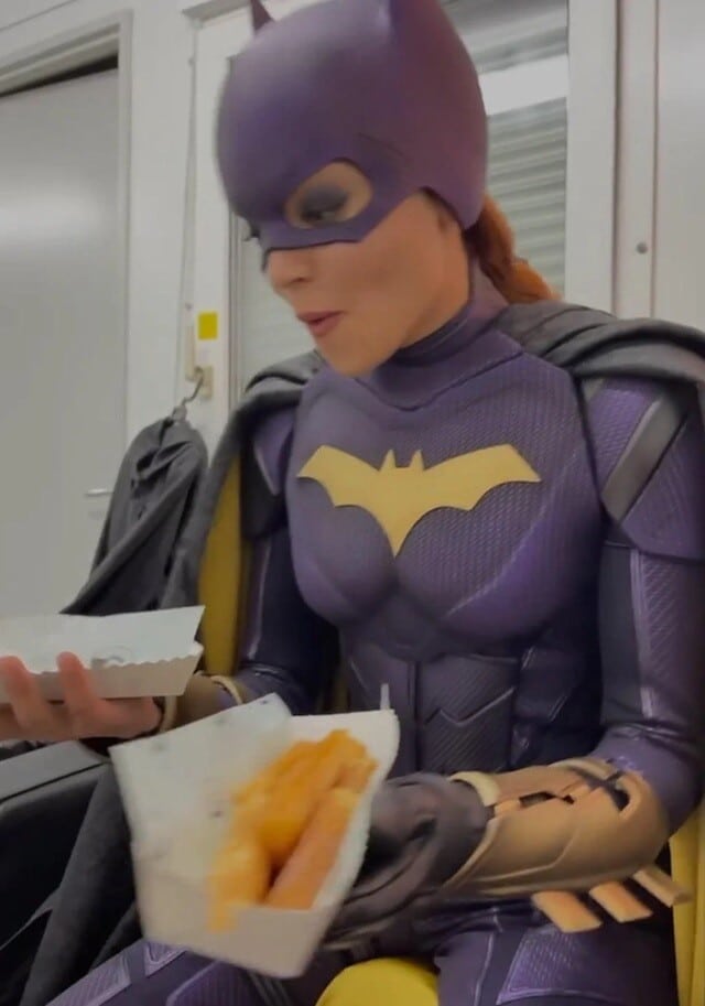 batgirl-2023-movie-picture-05  