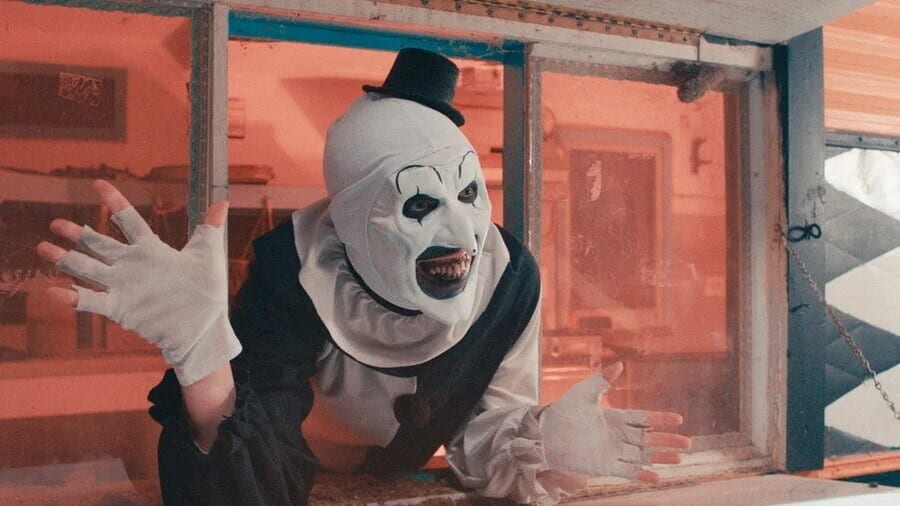 terrifier-2-2022-movie-picture-02  