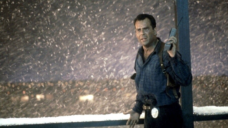 die-hard-2-1990-movie-picture-01  